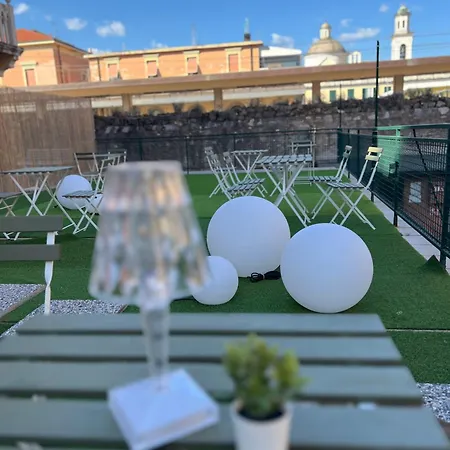 Hotel & Garden